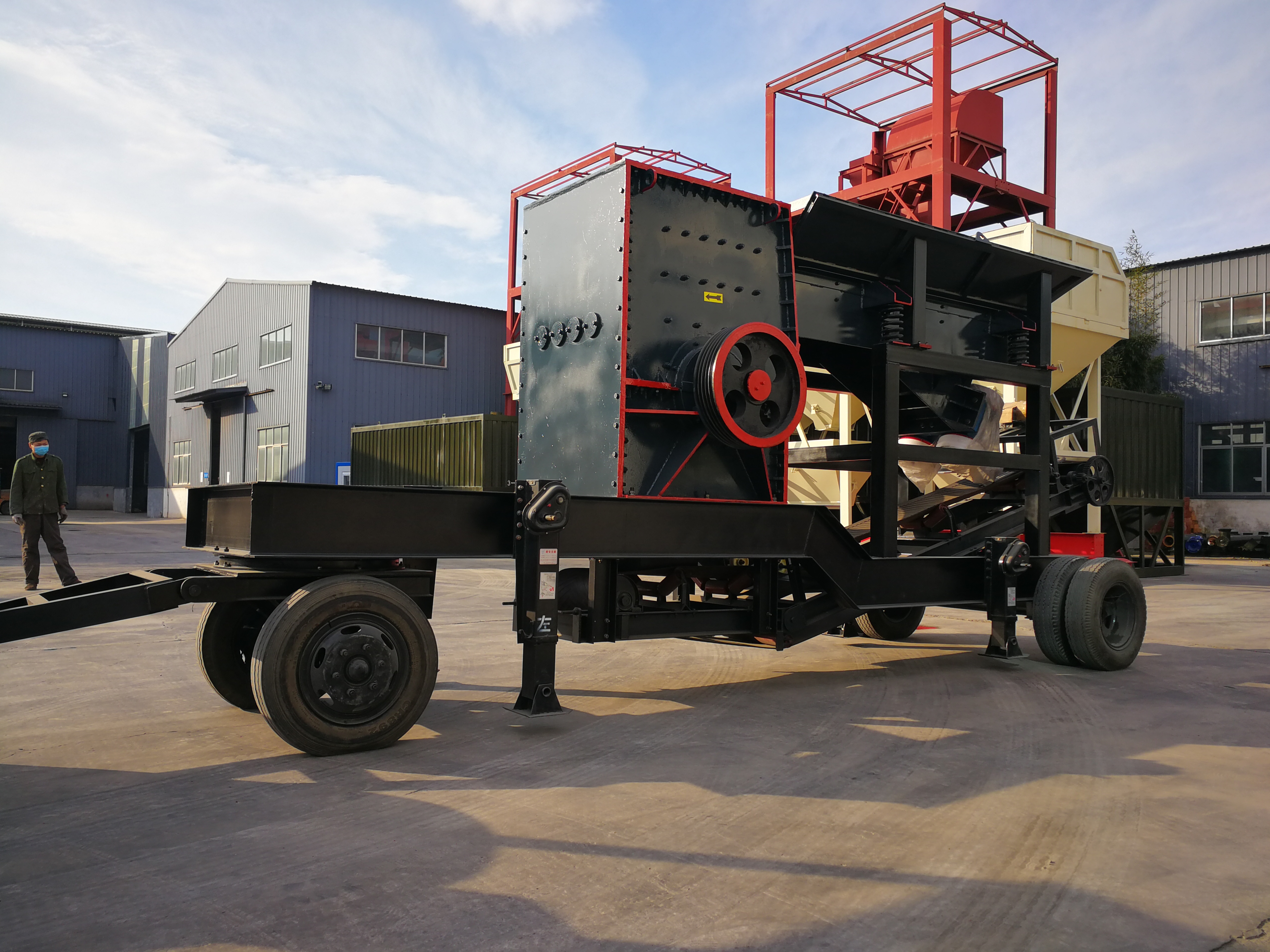 移動(dòng)箱式破碎機(jī)